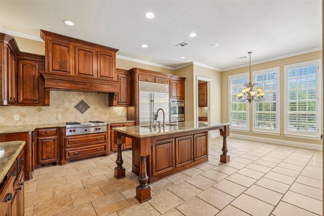 2800 Seven Shields Lane, Lewisville, TX 75056