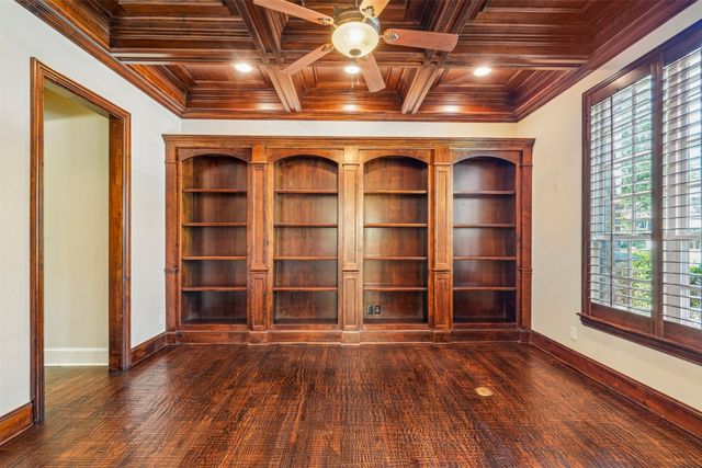 2800 Seven Shields Lane, Lewisville, TX 75056