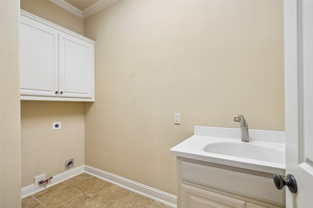 2800 Seven Shields Lane, Lewisville, TX 75056