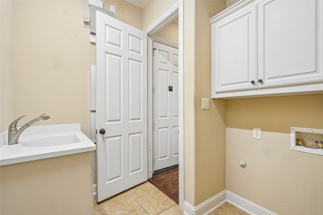 2800 Seven Shields Lane, Lewisville, TX 75056
