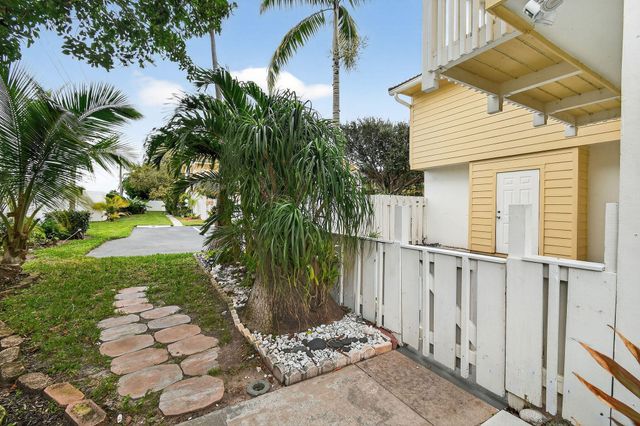 170 Seabreeze Circle, Jupiter, FL 33477