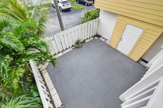 170 Seabreeze Circle, Jupiter, FL 33477