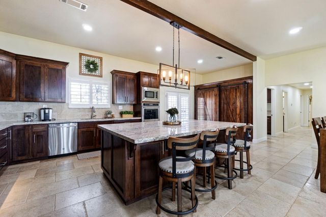 38176 Cardinal Lane, Yokuts Valley, CA 93675