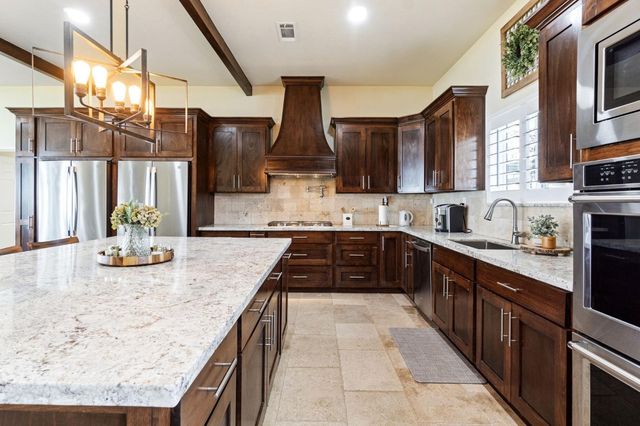 38176 Cardinal Lane, Yokuts Valley, CA 93675