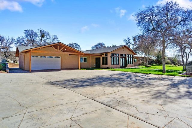 38176 Cardinal Lane, Yokuts Valley, CA 93675