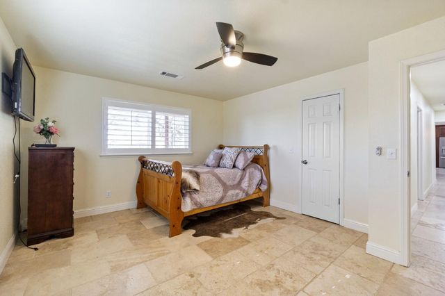 38176 Cardinal Lane, Yokuts Valley, CA 93675