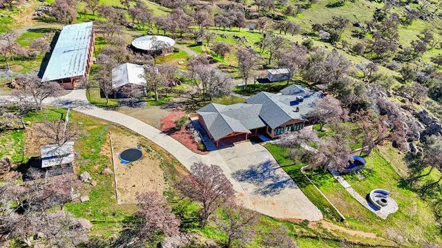 38176 Cardinal Lane, Yokuts Valley, CA 93675