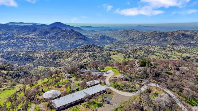 38176 Cardinal Lane, Yokuts Valley, CA 93675