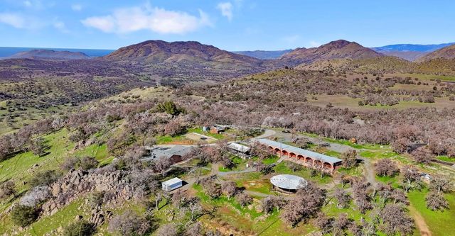 38176 Cardinal Lane, Yokuts Valley, CA 93675