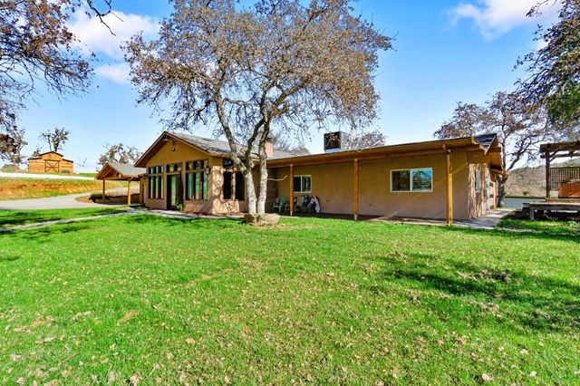 38176 Cardinal Lane, Yokuts Valley, CA 93675