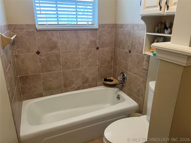 2711 Kingston Street N, Muskogee, OK 74403