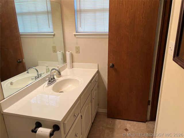 2711 Kingston Street N, Muskogee, OK 74403