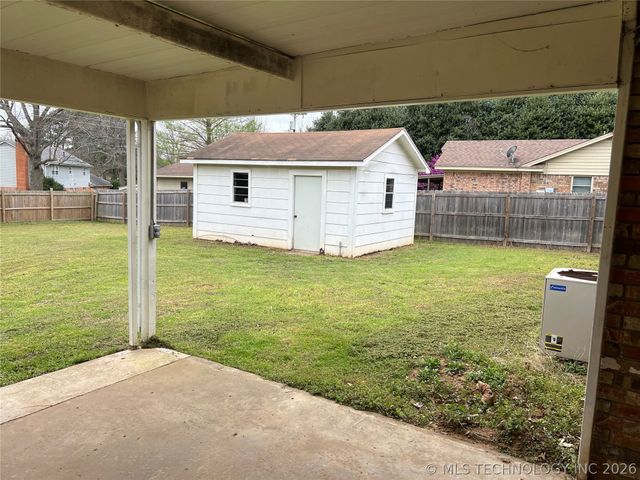 2711 Kingston Street N, Muskogee, OK 74403