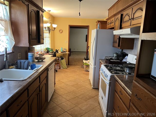 2711 Kingston Street N, Muskogee, OK 74403