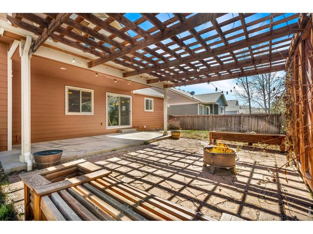 855 Mount Massive St, Berthoud, CO 80513