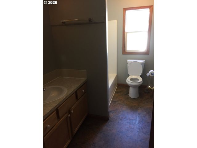 11905 Se SCHILLER St, Portland, OR 97266