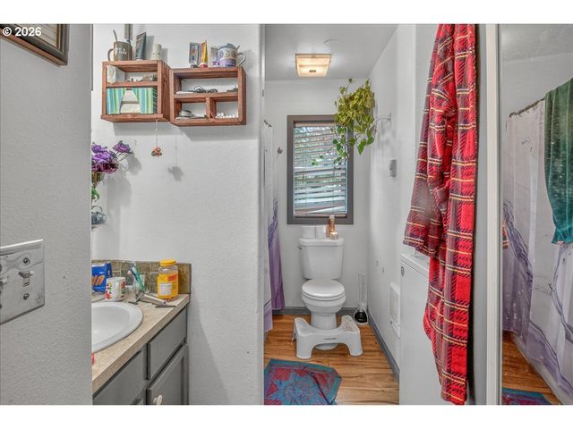 11905 Se SCHILLER St, Portland, OR 97266