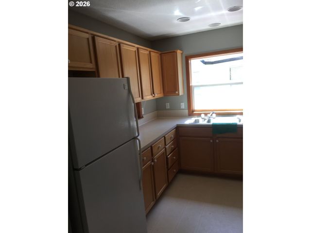 11905 Se SCHILLER St, Portland, OR 97266
