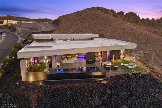 641 Dragon Peak Drive, Henderson, NV 89012