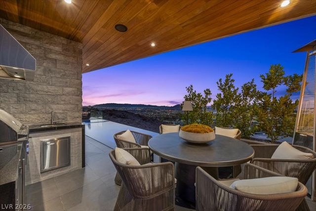 641 Dragon Peak Drive, Henderson, NV 89012