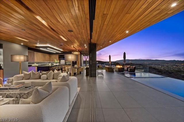 641 Dragon Peak Drive, Henderson, NV 89012