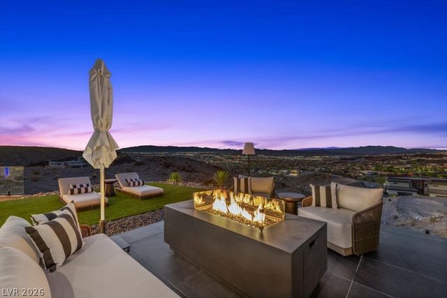 641 Dragon Peak Drive, Henderson, NV 89012