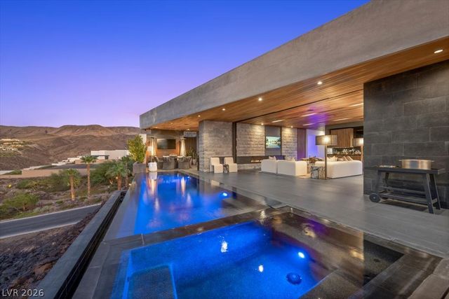641 Dragon Peak Drive, Henderson, NV 89012