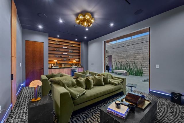 641 Dragon Peak Drive, Henderson, NV 89012