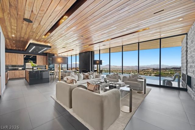 641 Dragon Peak Drive, Henderson, NV 89012