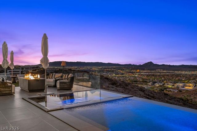 641 Dragon Peak Drive, Henderson, NV 89012