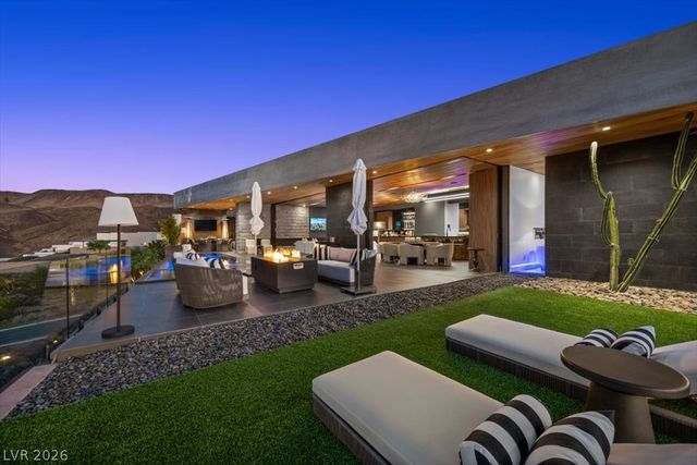 641 Dragon Peak Drive, Henderson, NV 89012