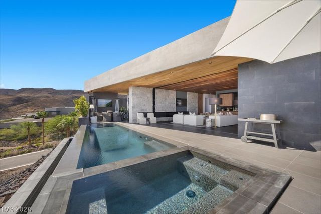 641 Dragon Peak Drive, Henderson, NV 89012