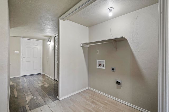 8401 Chesham Drive, Rowlett, TX 75088