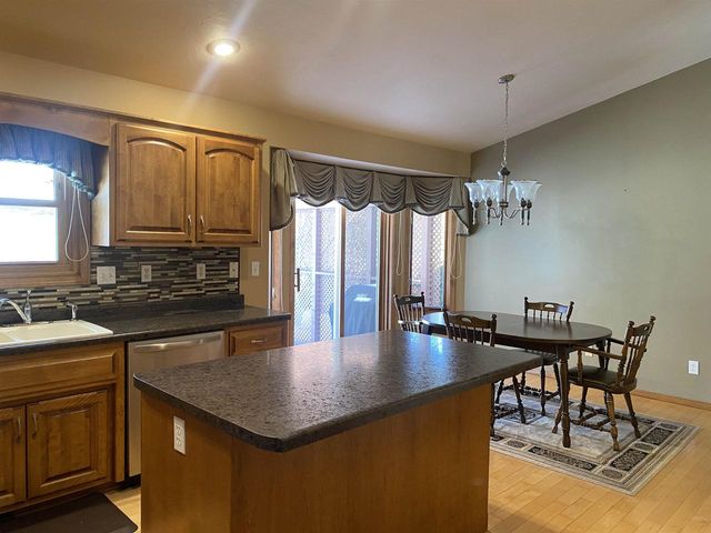 1710 EMERALD DRIVE, Green Bay, WI 54311