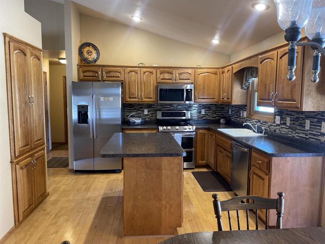 1710 EMERALD DRIVE, Green Bay, WI 54311