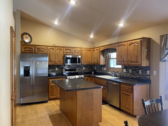 1710 EMERALD DRIVE, Green Bay, WI 54311