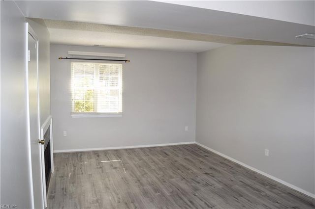 12773 Woodside LN, Newport News, VA 23602