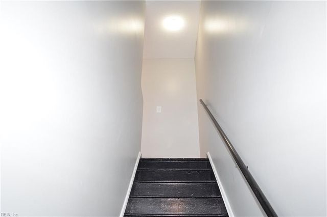 12773 Woodside LN, Newport News, VA 23602