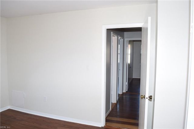 12773 Woodside LN, Newport News, VA 23602