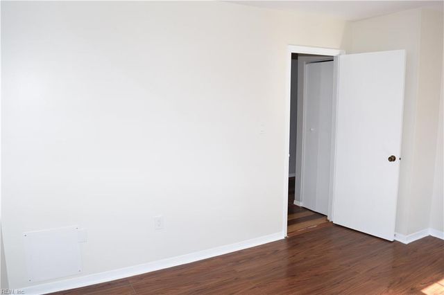 12773 Woodside LN, Newport News, VA 23602