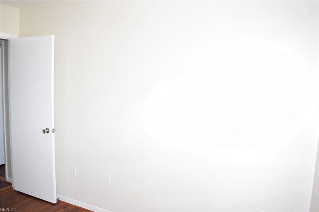 12773 Woodside LN, Newport News, VA 23602