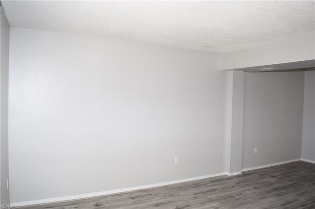 12773 Woodside LN, Newport News, VA 23602
