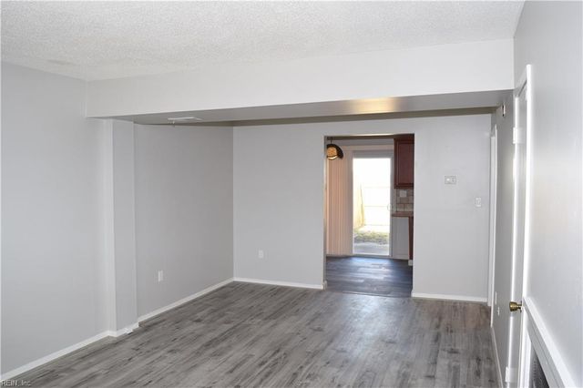 12773 Woodside LN, Newport News, VA 23602