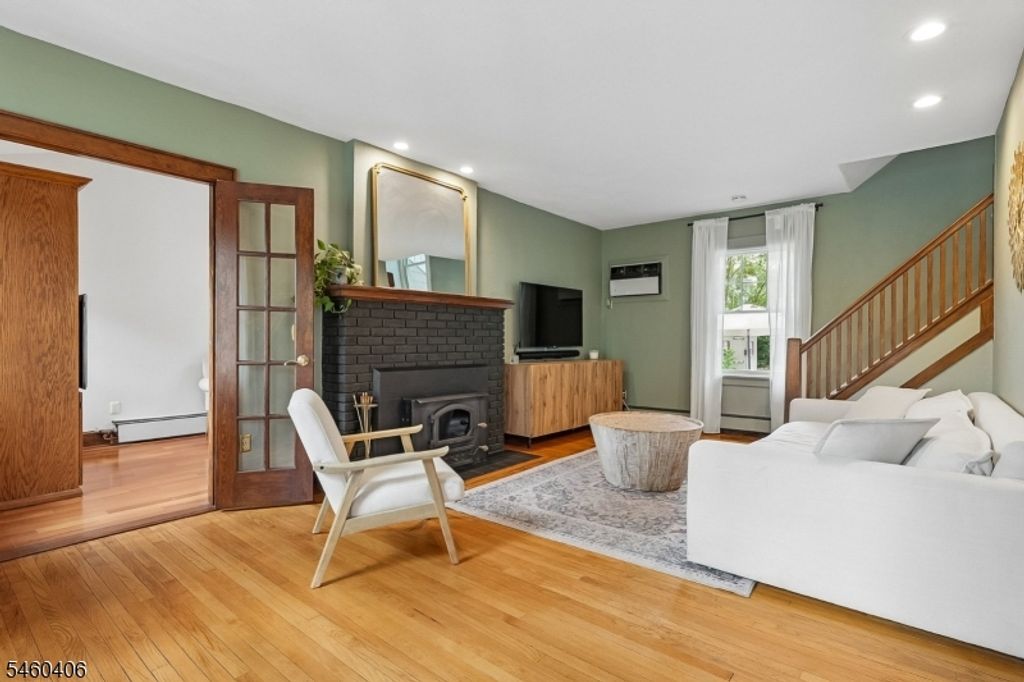 548 Hort St, Westfield Town, NJ 07090 — photo 2
