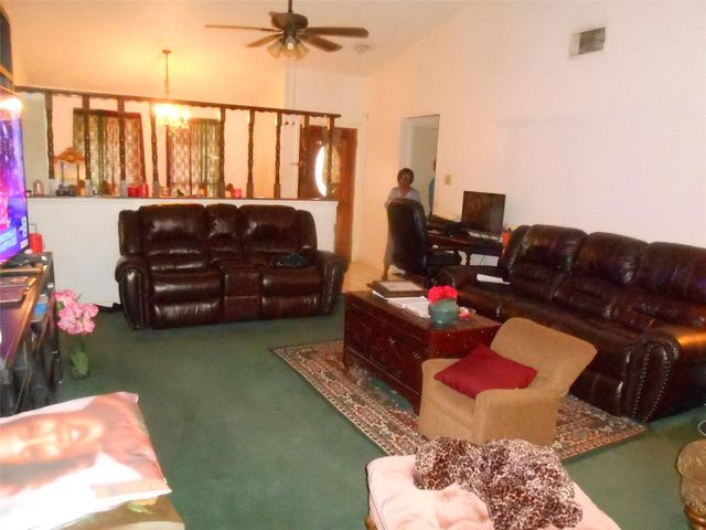 2811 Ashington Drive, Houston, TX 77067