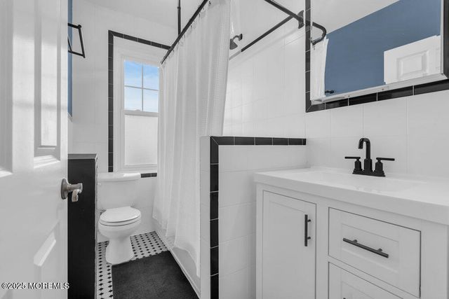 500 Deal Lake Drive 2B, Asbury Park, NJ 07712