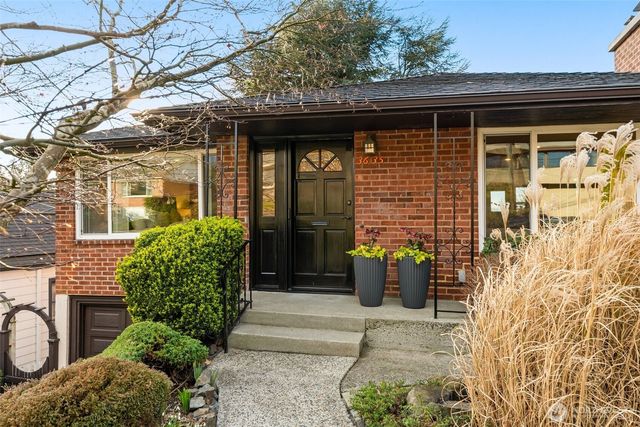 3635 43rd Avenue W, Seattle, WA 98199