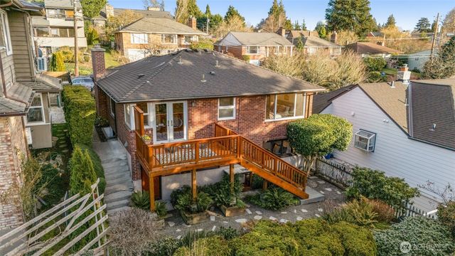 3635 43rd Avenue W, Seattle, WA 98199