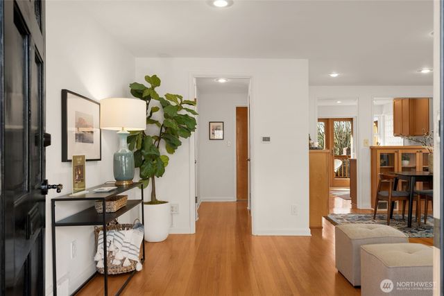 3635 43rd Avenue W, Seattle, WA 98199