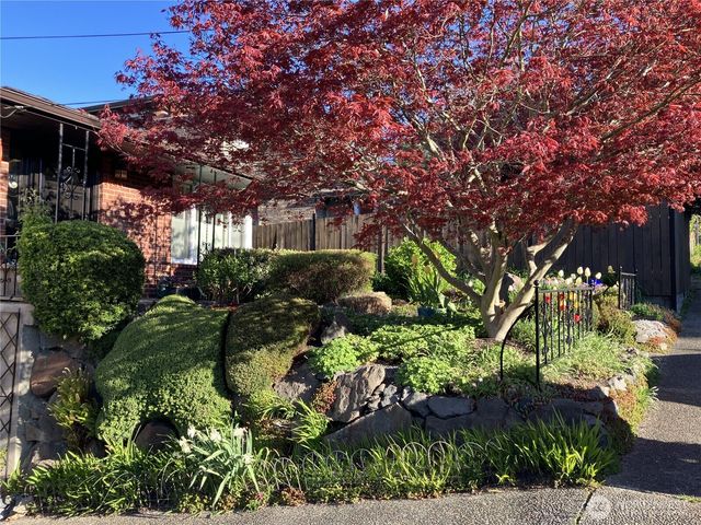 3635 43rd Avenue W, Seattle, WA 98199